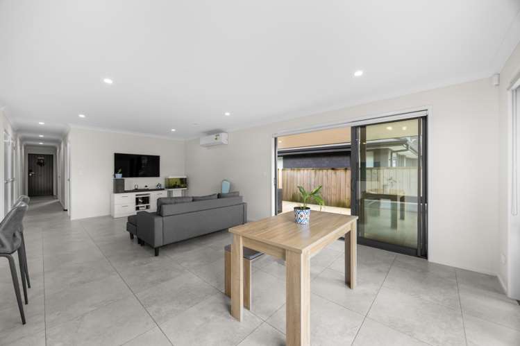 13 Leebank Crescent Riverhead_12