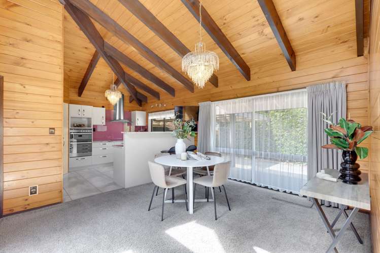 6 Emma Place Pukete_12