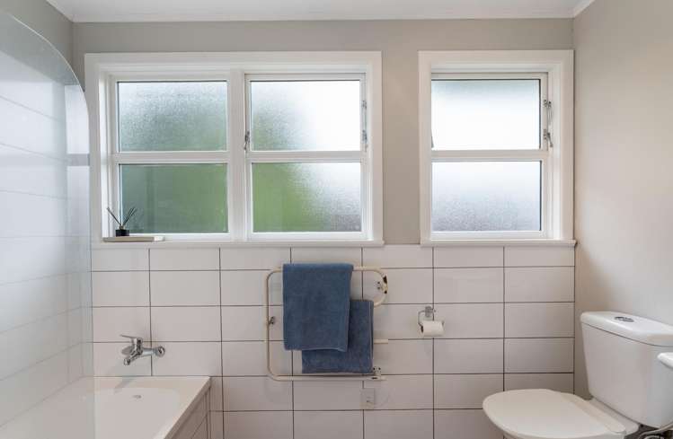 19 Jane Grove Paparangi_12