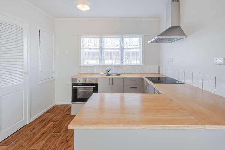 934A Oliphant Road_2