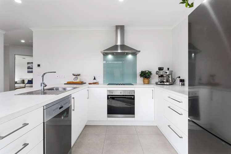 1 Karearea Drive Coastlands_5