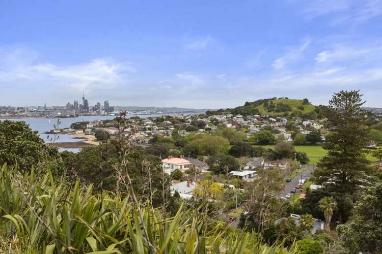 2 Takarunga Road Devonport_20