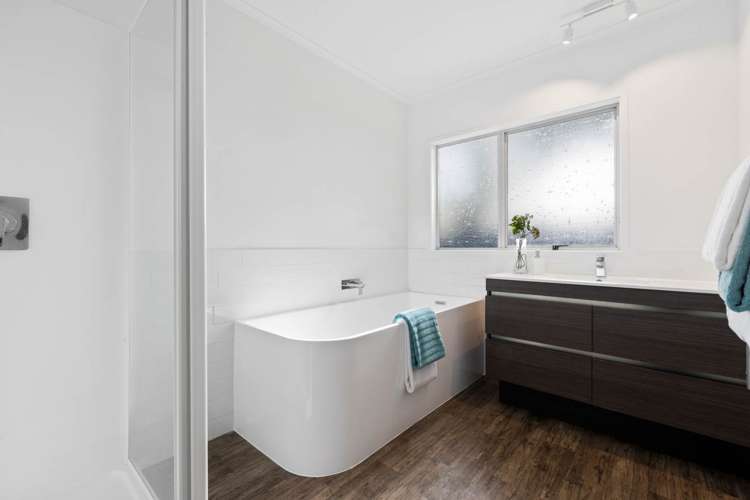 2/35 Vivian Wilson Drive Eastern Beach_11