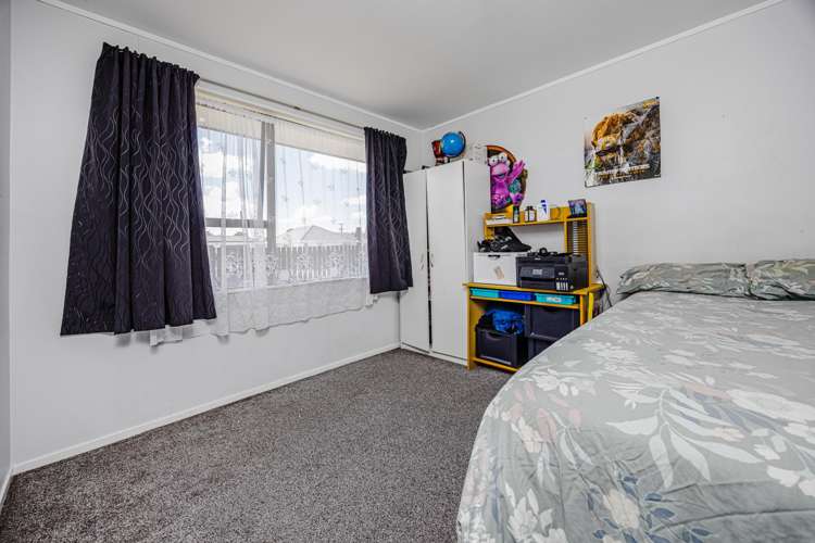 2/2 Resolute Way Papakura_10