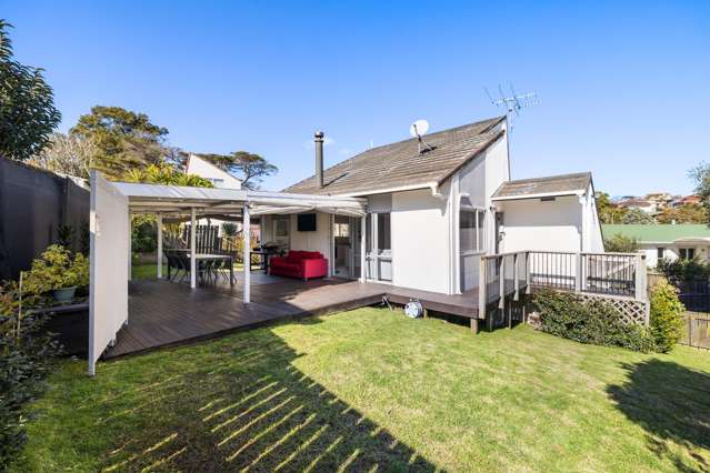 Modernised Living with a Deck to Love