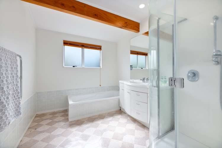 2/23 Duncan Avenue Te Atatu South_12