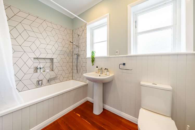 8 Saint Albans Avenue Karori_15