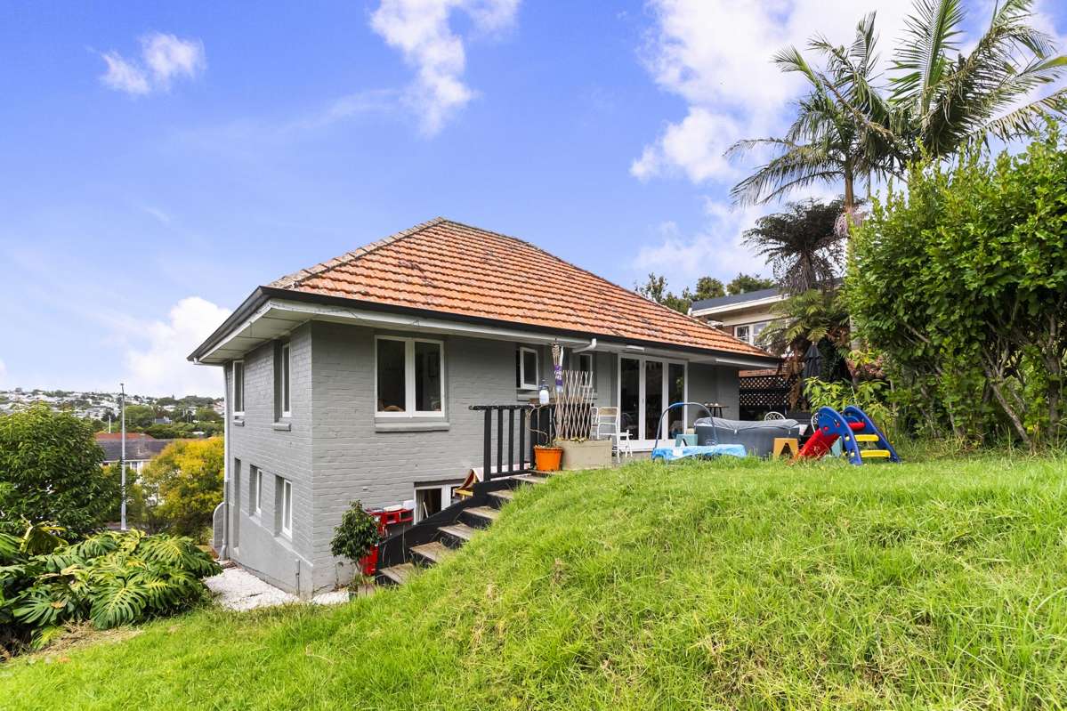 711 Great North Road_0