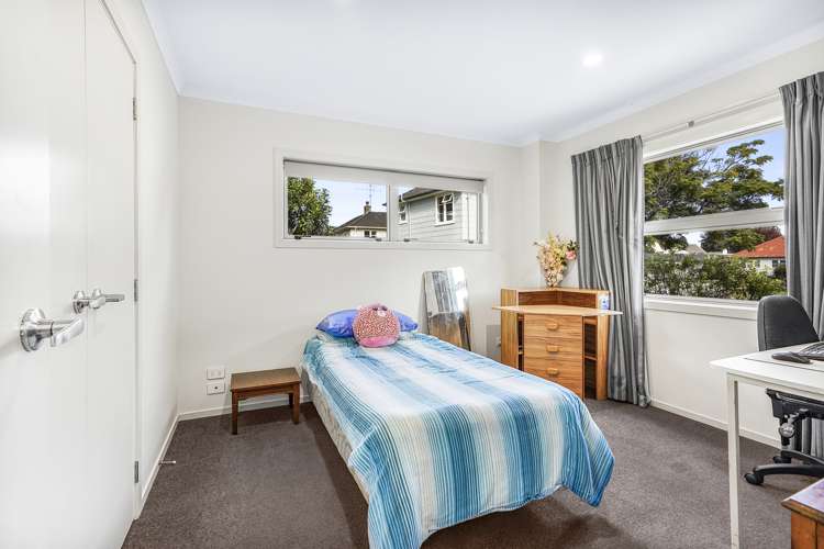 4/50 Banbury Crescent Fairfield_12