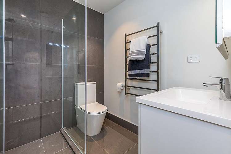 23/8 Dock Street City Centre_14