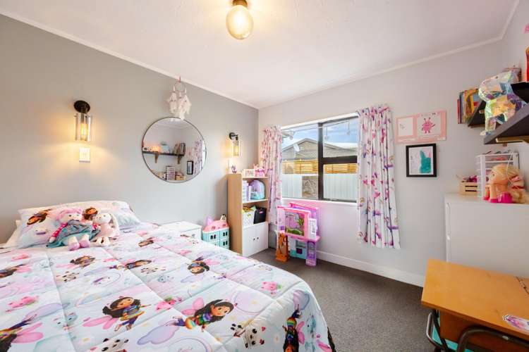 402 Park Road South Akina_12