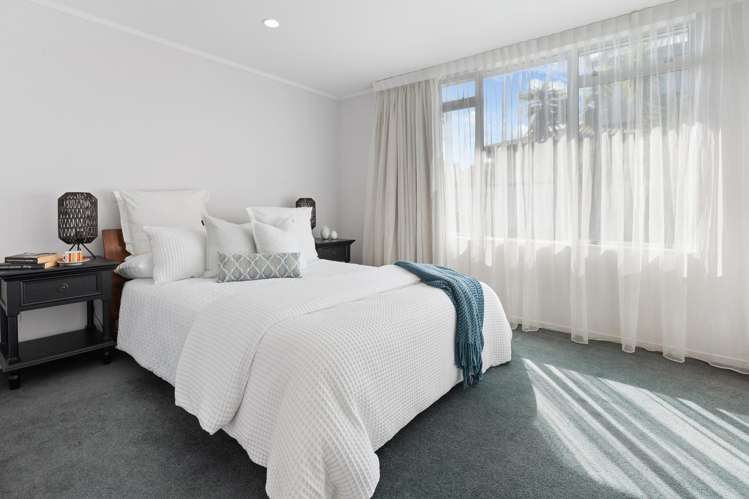 2/2 Salem Place Torbay_14