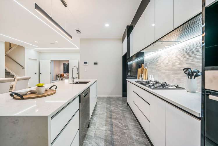 73 Koromeke Street Flat Bush_9