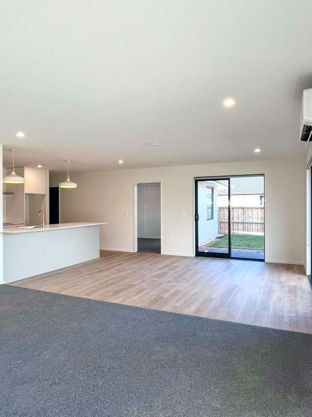 28 Accadia Drive 11103_3