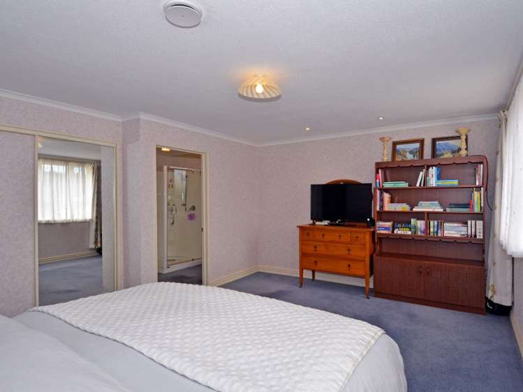 34 Easther Crescent Kew_6