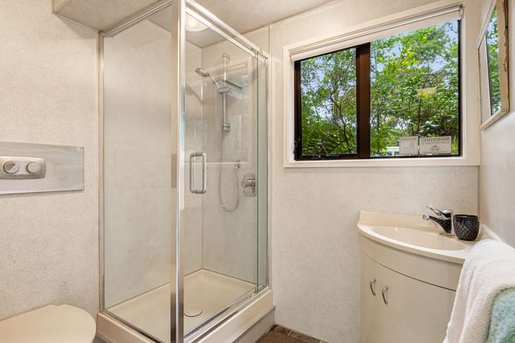 66 Shetland Street Glen Eden_16