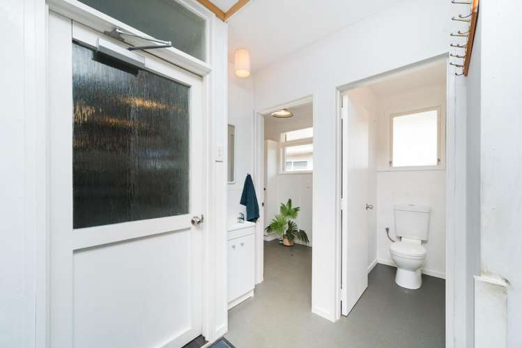 65 Wikiriwhi Crescent Awapuni_23