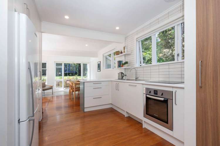 121 Woodlands Park Road Titirangi_9