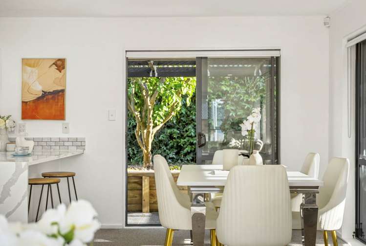 10 Frank Bunce Grove Flat Bush_6