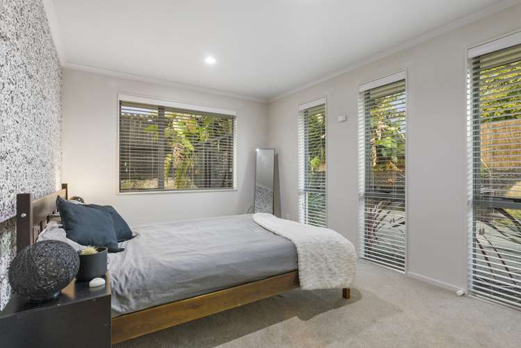 8 Louvain Place Greenhithe_22