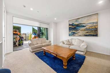 204/8 Waikumete Road_4