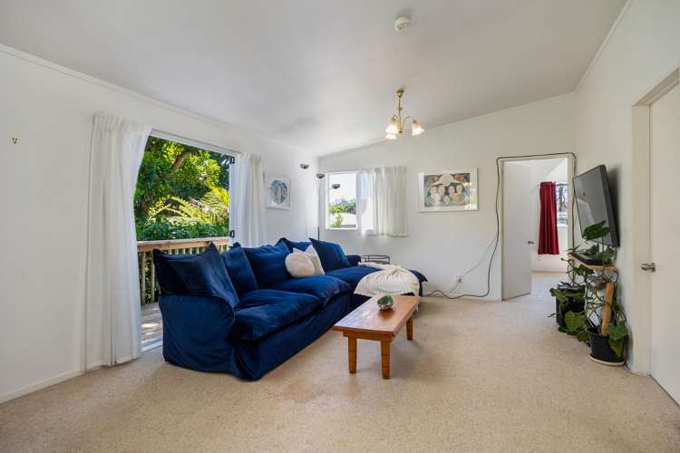 707 & 707B New North Road Mount Albert_57