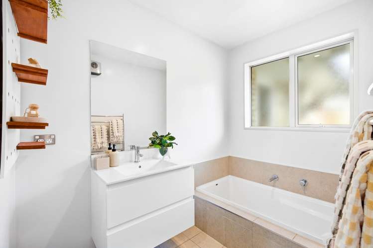 4 Annies Lane Aidanfield_23