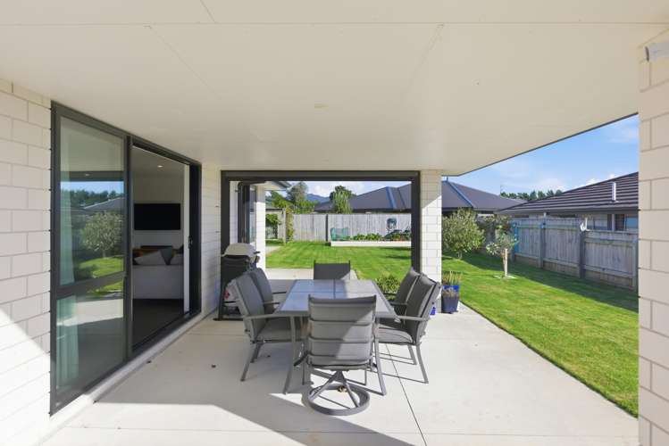31 Honeyfield Drive Whalers Gate_15