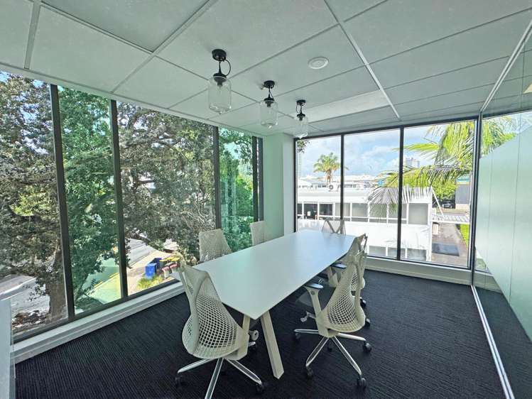 Level 2/132 Hurstmere Road Takapuna_3