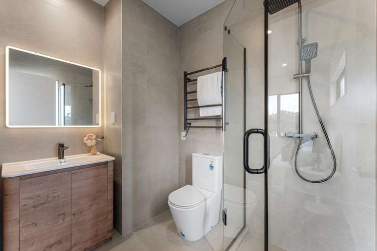 244E West Hoe Heights Orewa_17