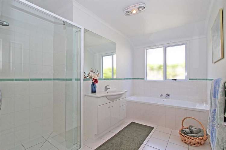 19 Commodore Place Britannia Heights_9