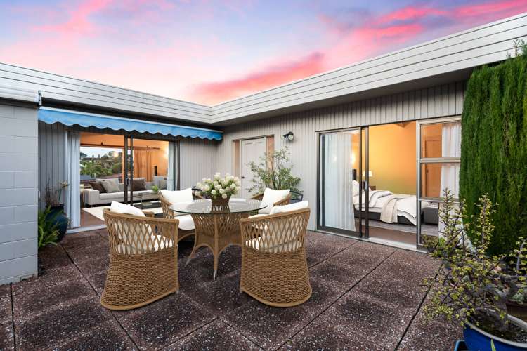 1/12 King Richard Place Browns Bay_7