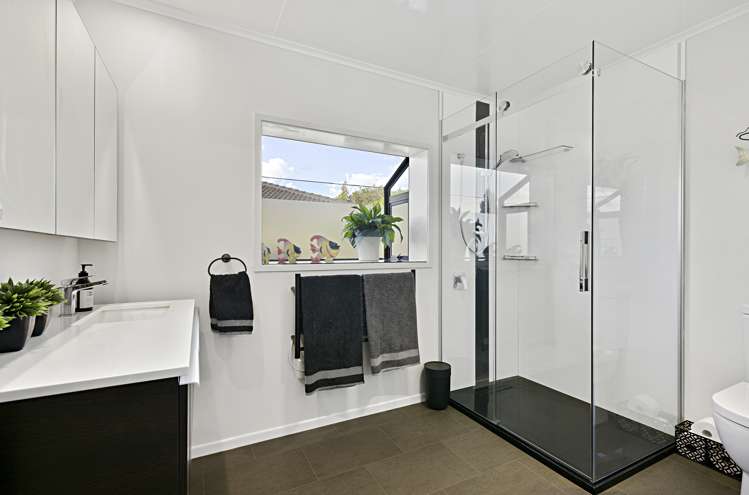 98 Elliot Street Pahurehure_11