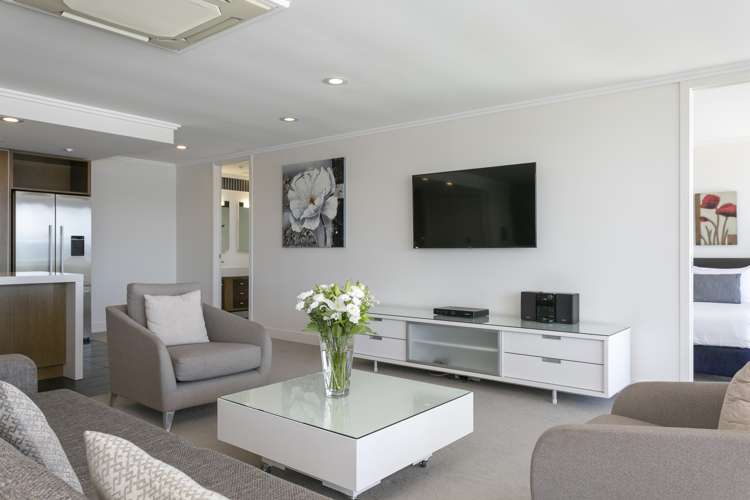 20/225 Lake Terrace Waipahihi_18