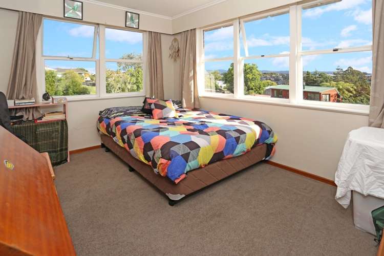 25 Castaing Crescent Te Atatu South_10