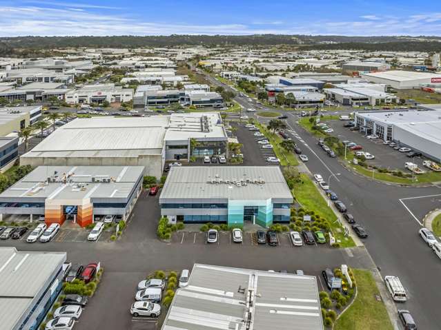 10 and 11/2B William Pickering Drive Albany_2