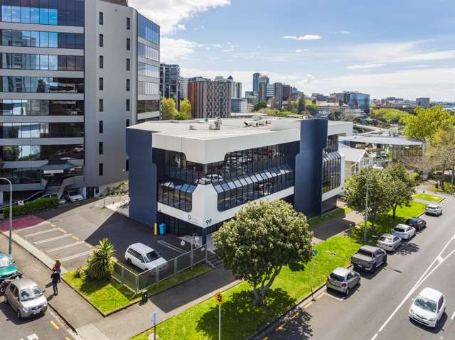 Grafton office with government tenants in medical precinct