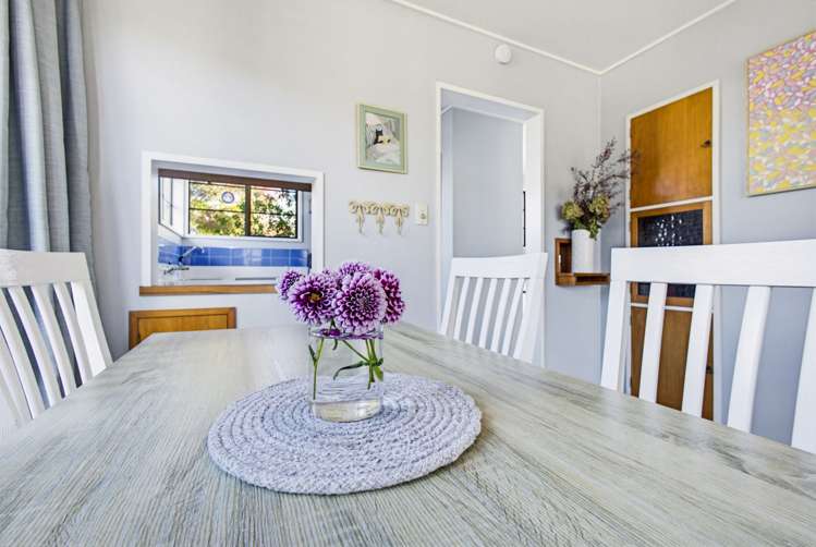 2/37 Middle Road Havelock North_7