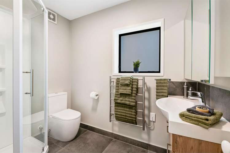 24 Halldene Terrace Red Beach_17