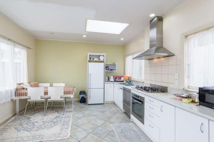 11 and 13 Udy Street Petone_11