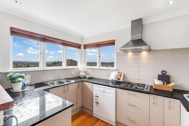 72 Bradbury Road Botany Downs_9