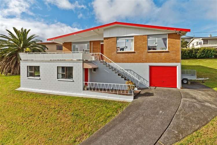 8 Coroglen Avenue Birkenhead_15