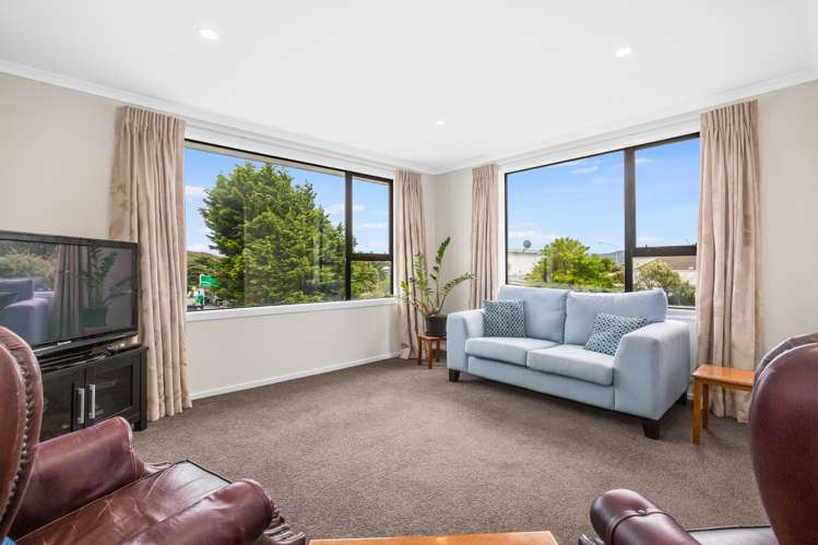 86 Mana Esplanade Paremata_1