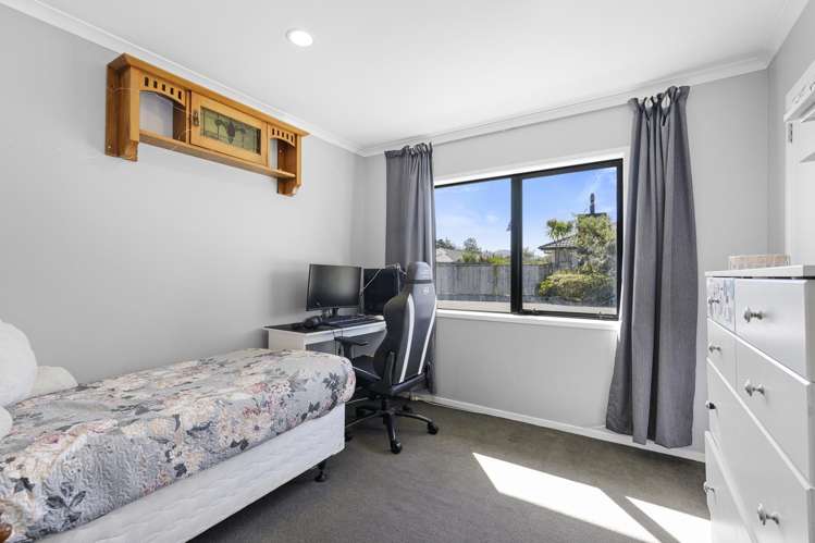 16A Sunstone Crescent Brown Owl_15