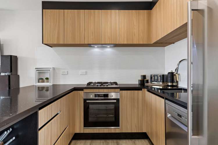 1/6 Trevor Hosken Drive Wiri_7