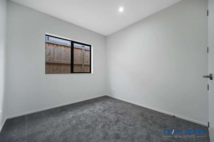 30 Dungloe Avenue Flat Bush_13