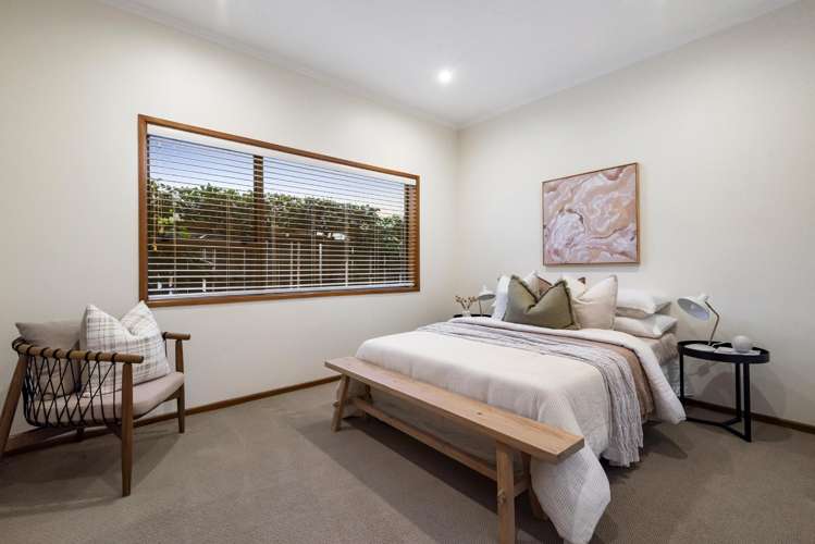 22 John Dee Crescent Red Beach_20