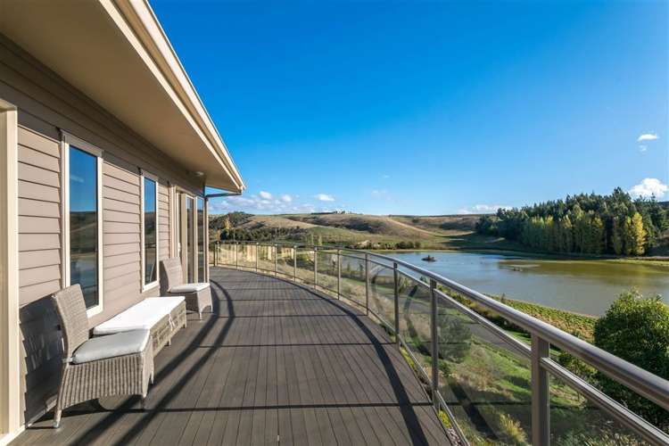 16 Lake View Place Fairhall_5