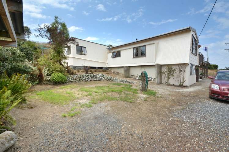 1412 Taieri Mouth Road Taieri Mouth_21