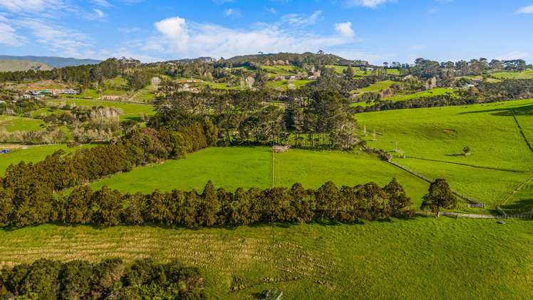 276 Taiapa Road Muriwai_11